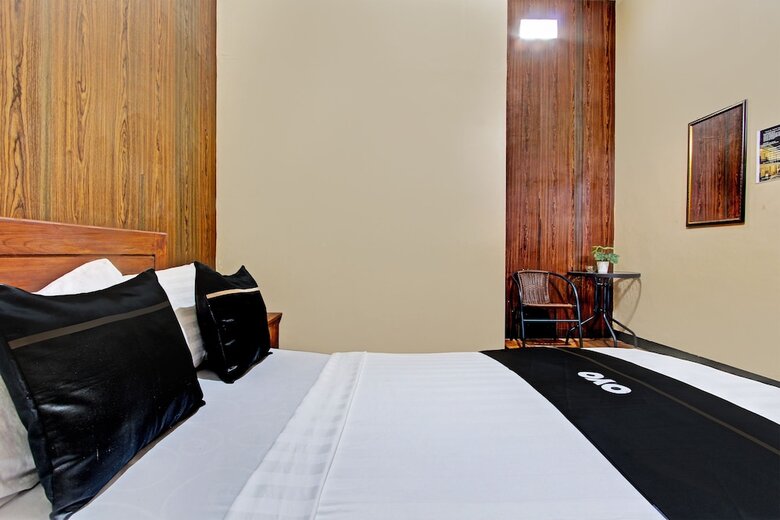 Hotel Capital O 93533 Griya Denok