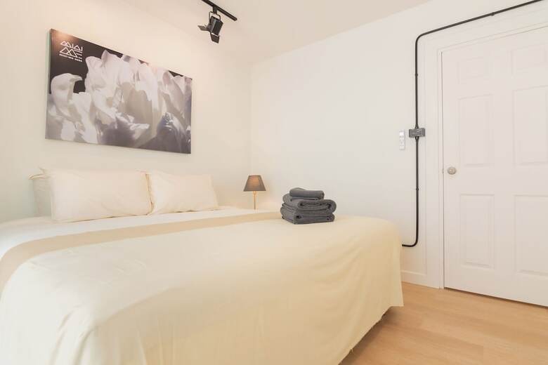 Mini-me Hubs - Charm Suites In Old City