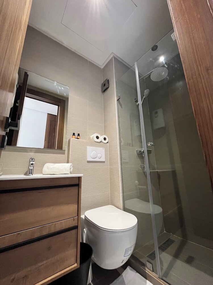 Aparthotel Les Joyeux Luxury Suites & Appart