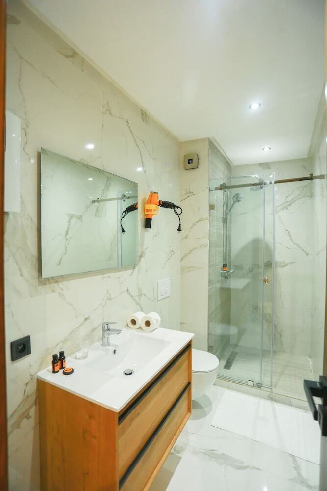 Aparthotel Les Joyeux Luxury Suites & Appart