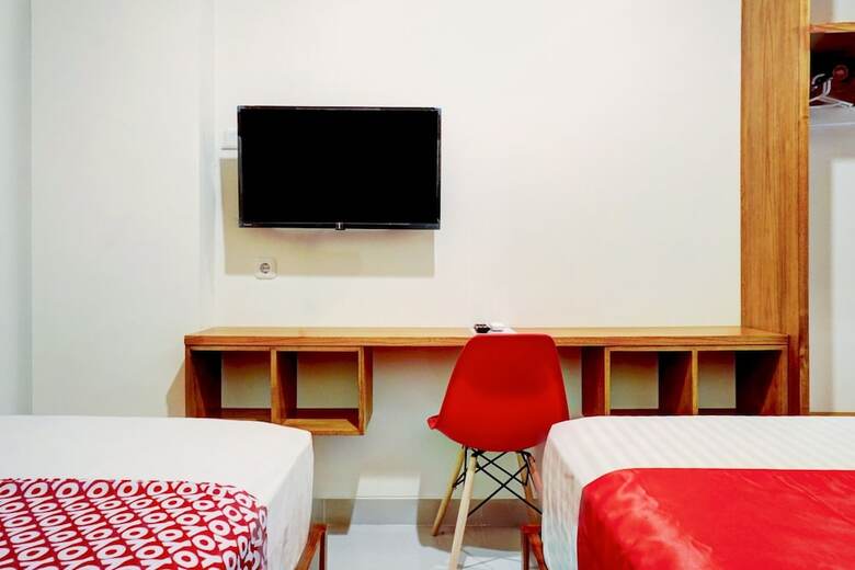 Hotel Oyo 90629 The Home Srengseng