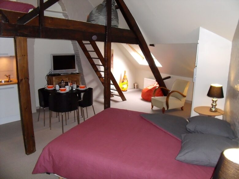 Bed & Breakfast Garden In The City