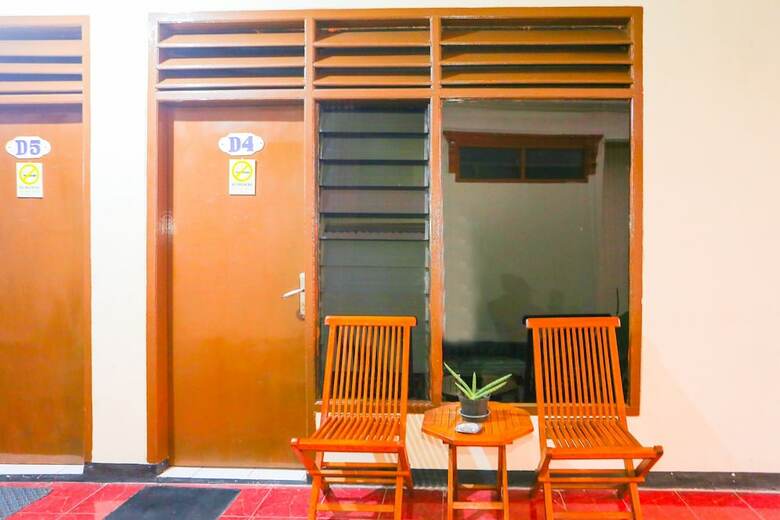 Oyo 93136 Hotel Santo Djaya 2