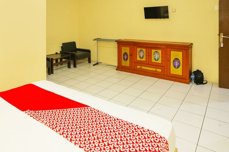 Oyo 93136 Hotel Santo Djaya 2