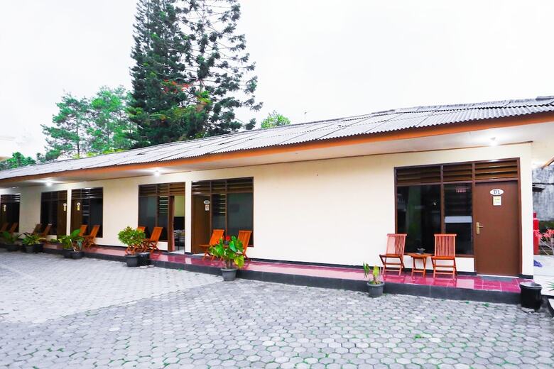 Oyo 93136 Hotel Santo Djaya 2