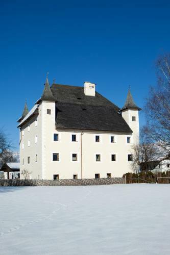 Hostal Castle Saalhof