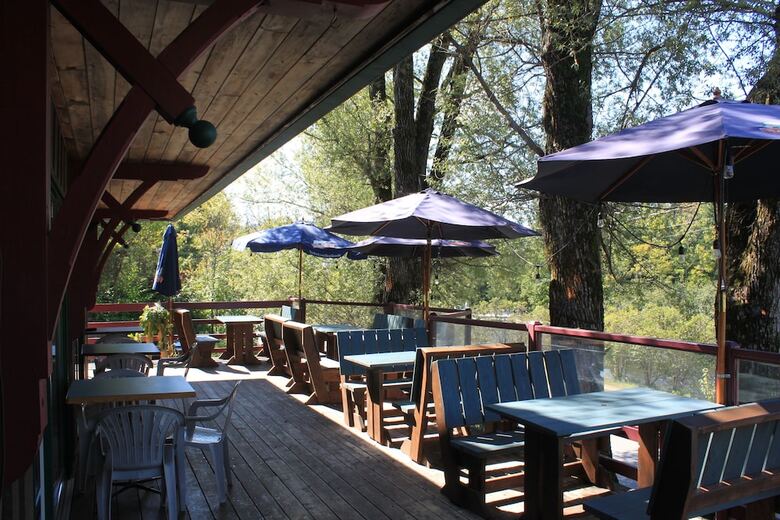 Posada Auberge Micro-brasserie Le Baril Roulant