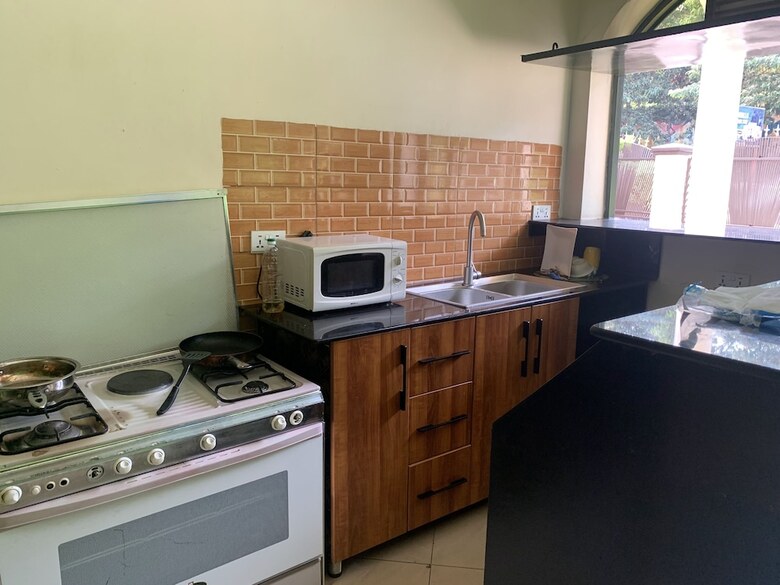Bed & Breakfast Gorilla Home Stay