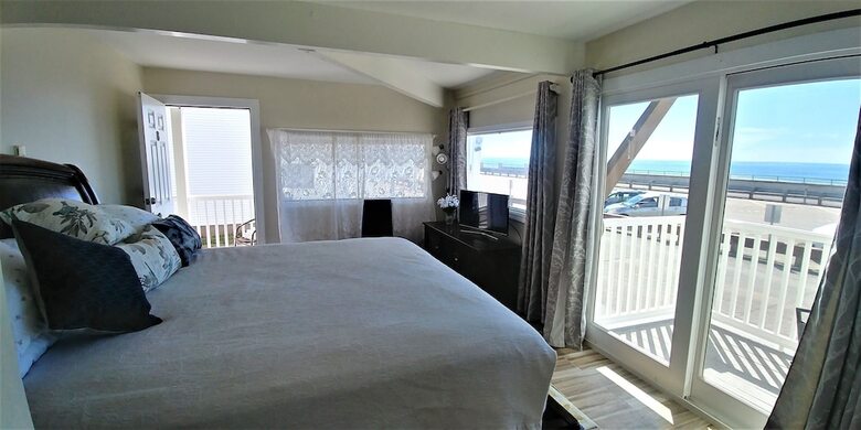 Hotel Breakers By The Sea