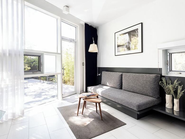 Frame Hotel - Treehouse