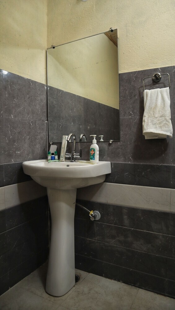 Hotel Beyond Stay Ananhyam Resort Sattal