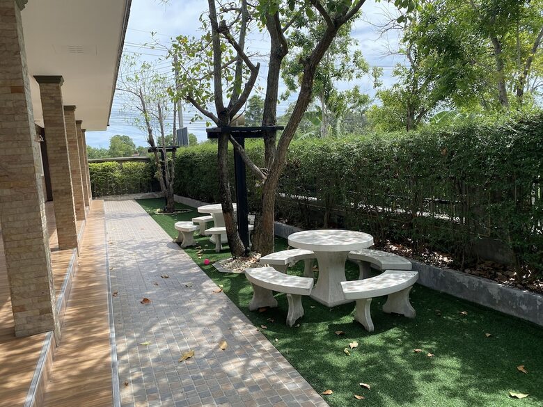 Hotel Roomquest Chonburi Laem Chabang