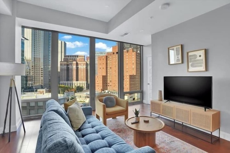 Aparthotel Two Posh Cozysuites Ppg Paints Arena