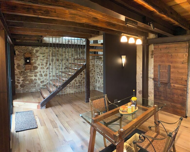 Bed & Breakfast Old Chaff Mill Retreat - - Luxury Vineyard Accommodation