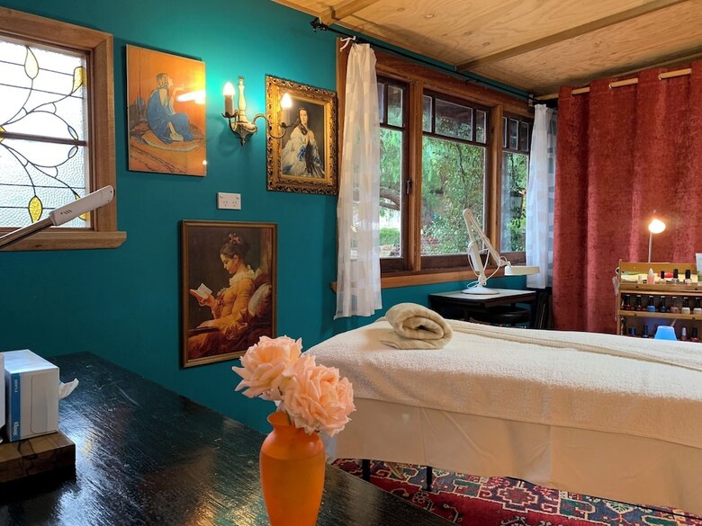 Bed & Breakfast Old Chaff Mill Retreat - - Luxury Vineyard Accommodation