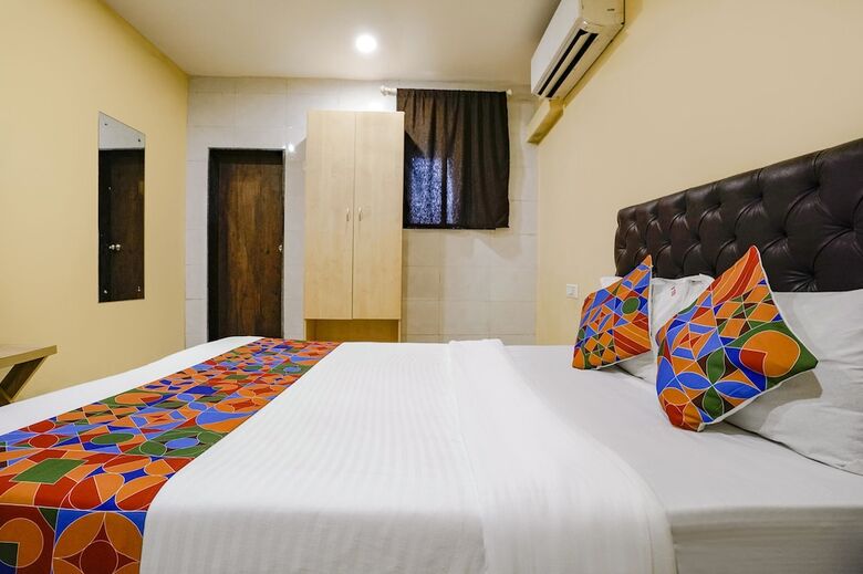 Hotel Fabexpress U Life