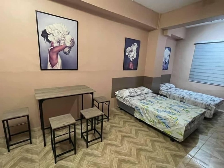 Aparthotel 83 F. Bautista St