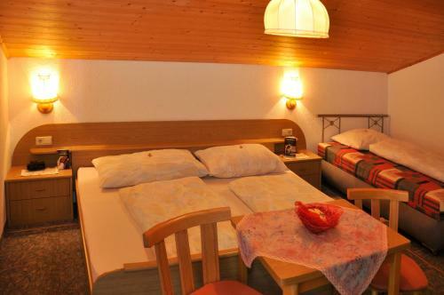 Hostal Haus Alpenruh