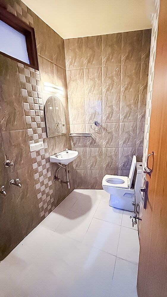 Roomshala 140 Hotel 24&7 Malviya Nagar