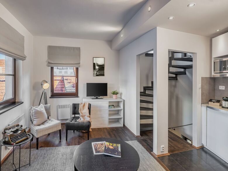 4 Arts Apartments By Adrez Living