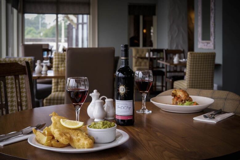 Posada Shard Riverside Hotel, Bar & Restaurant