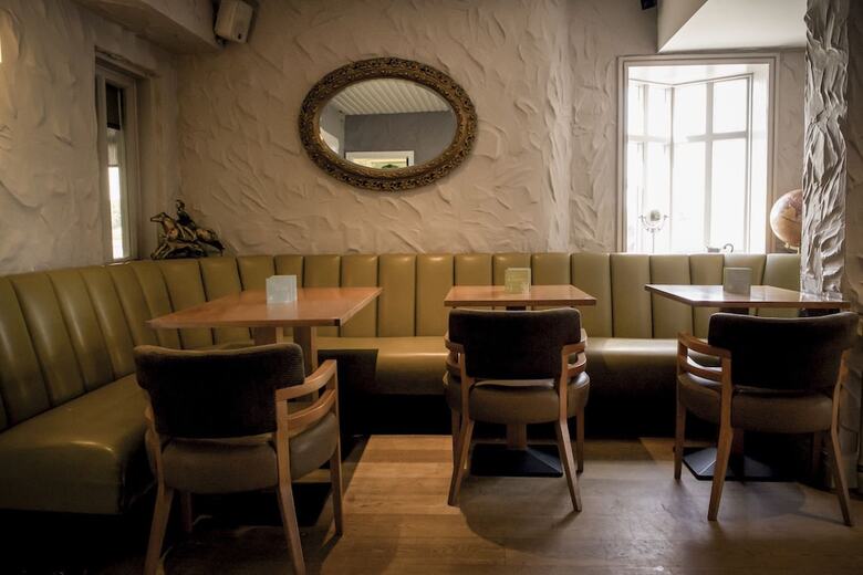 Posada Shard Riverside Hotel, Bar & Restaurant