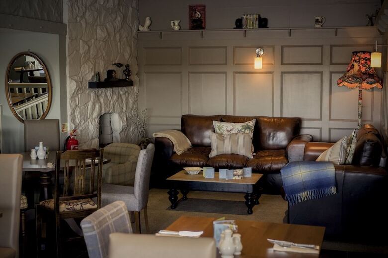 Posada Shard Riverside Hotel, Bar & Restaurant