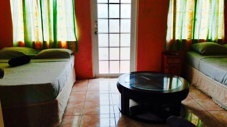 Apartamentos Bagos Eco Retreat & Cafe