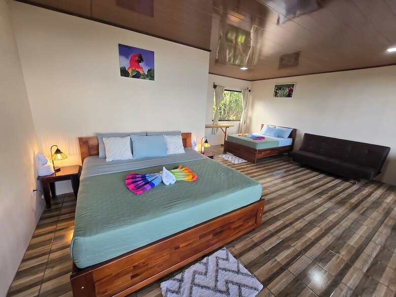Cotingas Ocean View