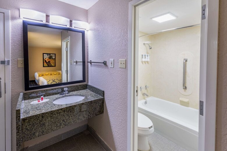 Hotel Baymont By Wyndham Mcallen/pharr