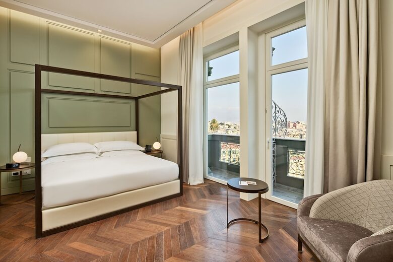 Hotel De Bonart Naples, Curio Collection By Hilton
