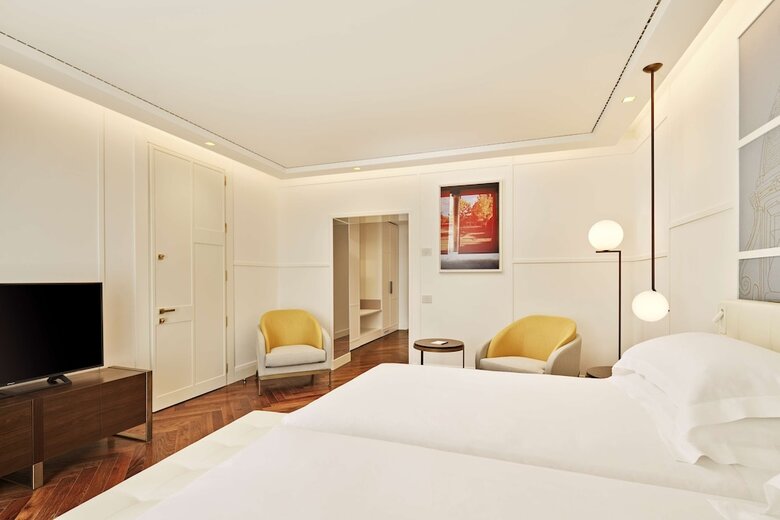 Hotel De Bonart Naples, Curio Collection By Hilton