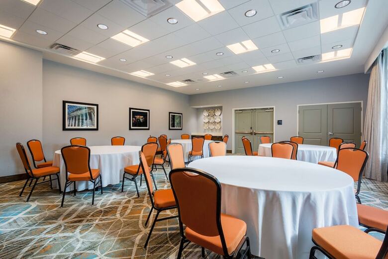 Hotel Homewood Suites By Hilton Reston