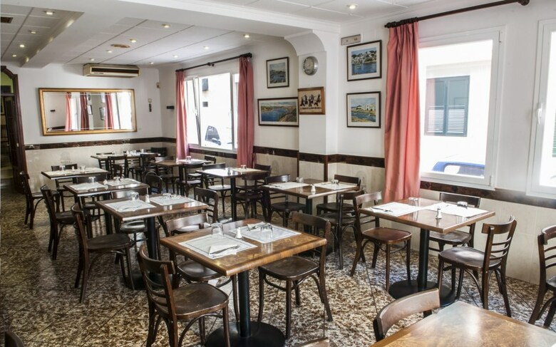 Hotel La Isla Hostal