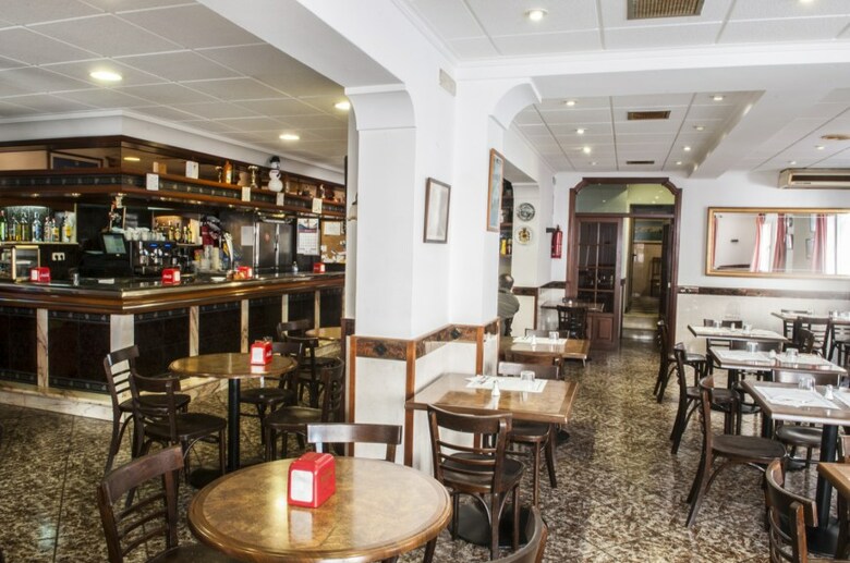 Hotel La Isla Hostal