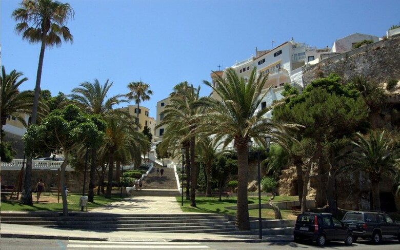 Hotel La Isla Hostal