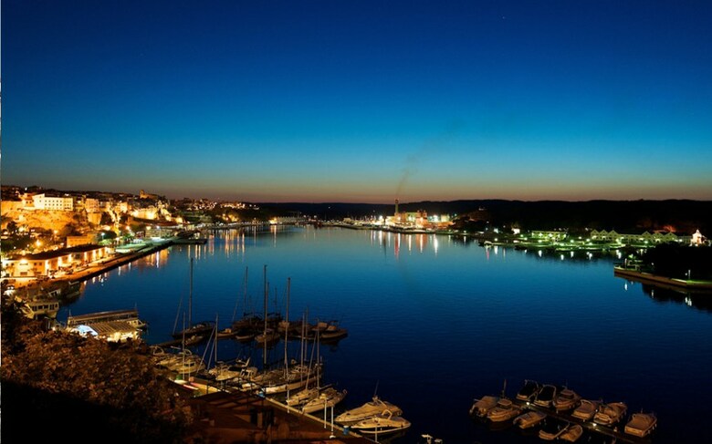 Hotel La Isla Hostal