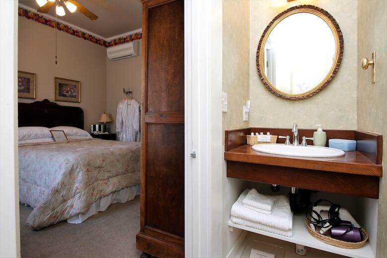 Bed & Breakfast Bradford Place Inn & Gardens