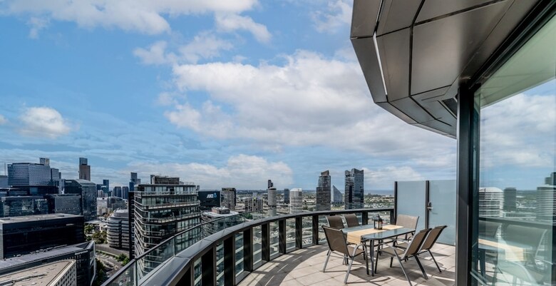 Melbourne Private Apartments - Collins Street Waterfront, Docklands