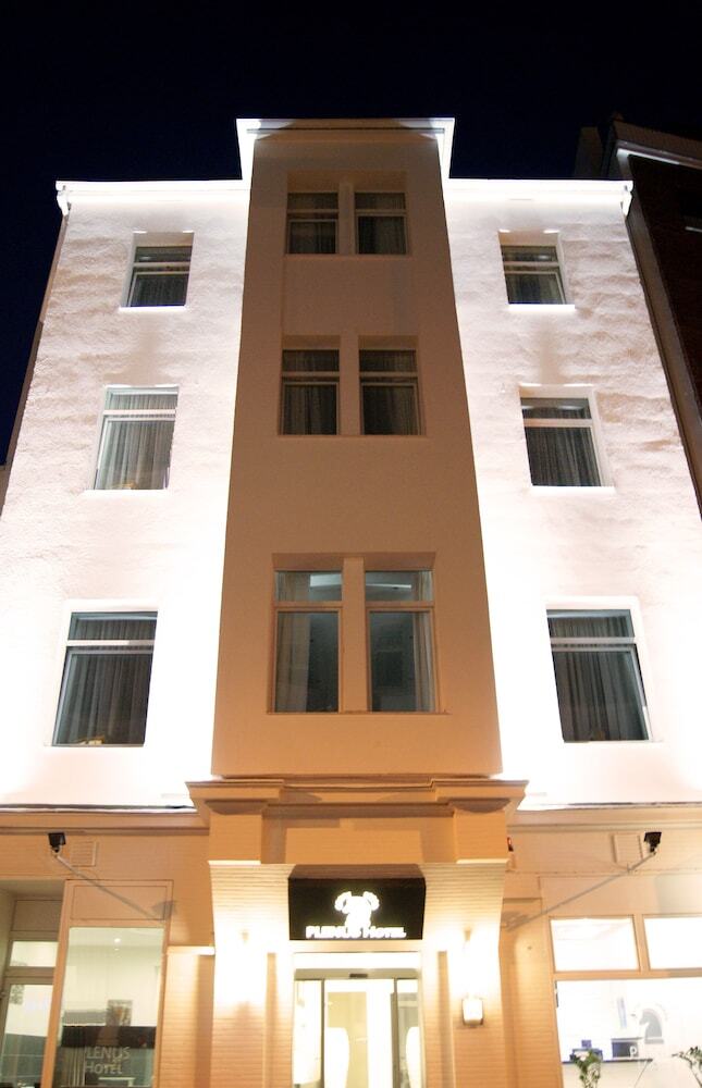 Plenus Hotel