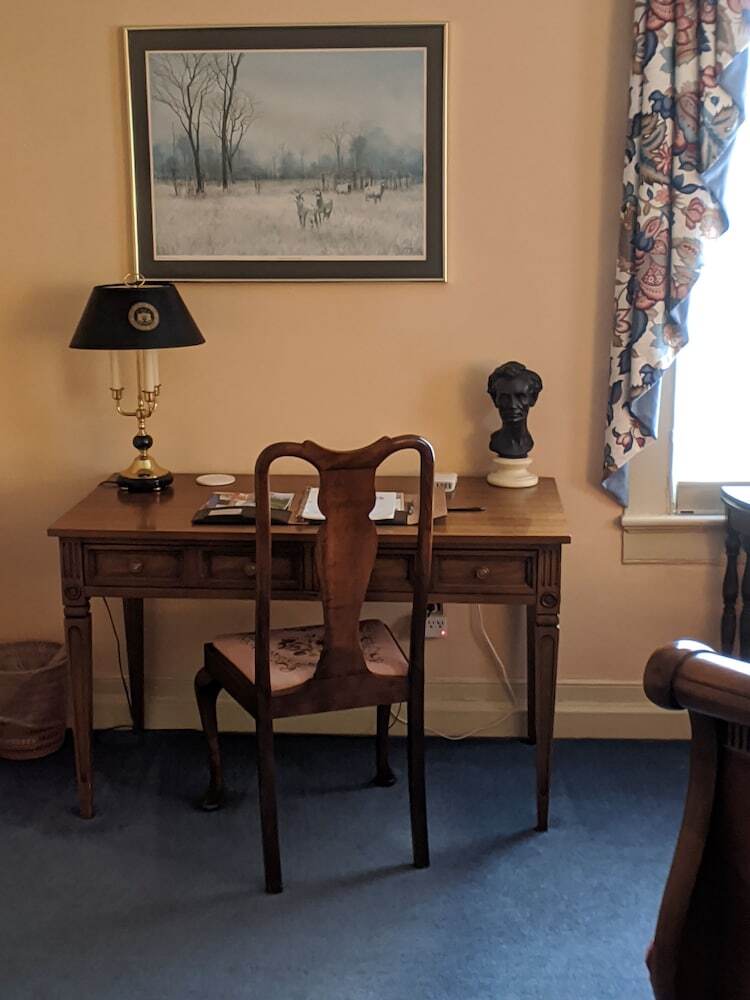 Benjamin Ellis House Bed & Breakfast