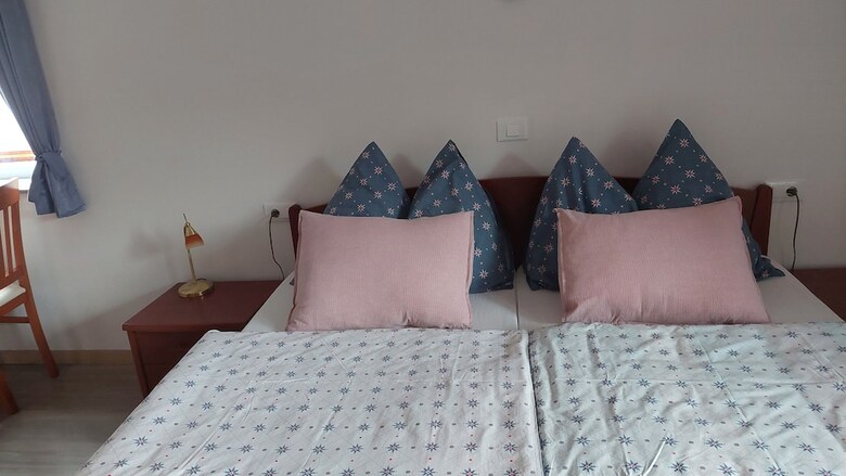 Bed & Breakfast Sobe Ravnik