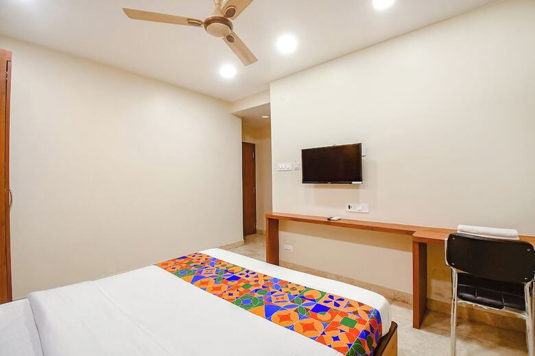 Fabhotel Dreamworld Residency