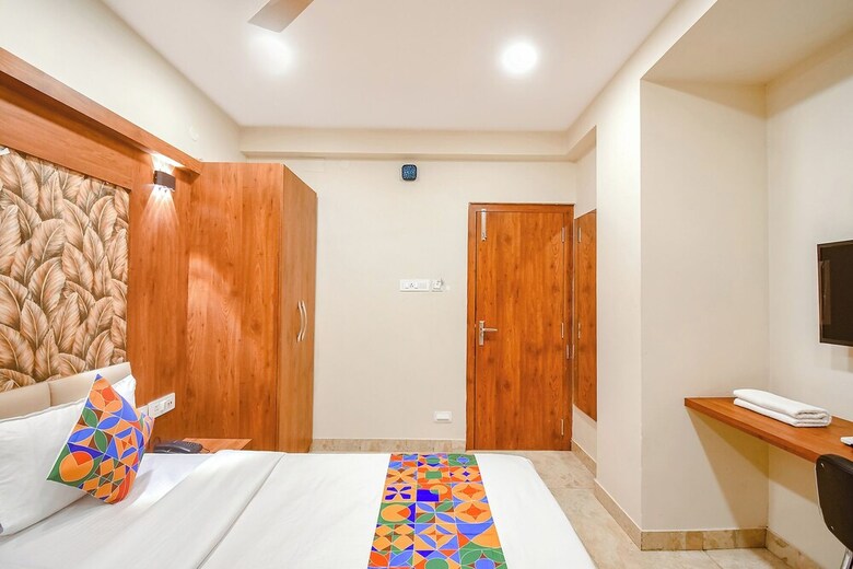 Fabhotel Dreamworld Residency