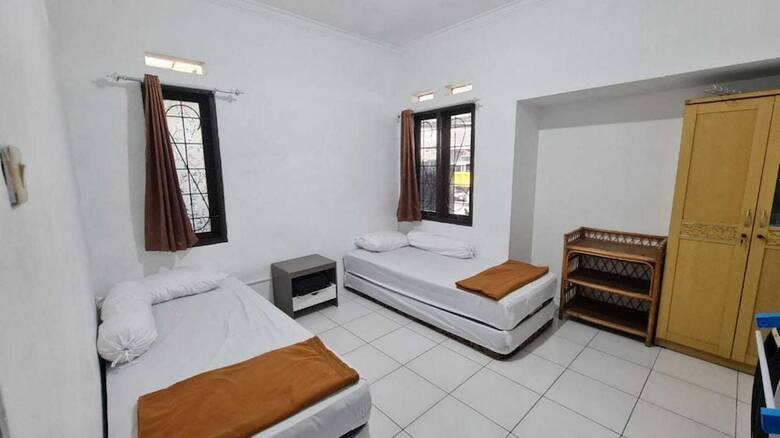 Hotel Express O 92035 Rumah Singgah 8b Syariah