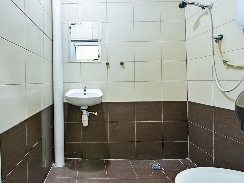 Hotel Express O 92299 Bumi Bati Deudeuh