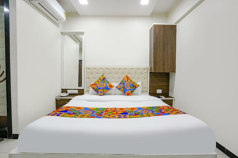 Hotel Fabexpress Rajmahal