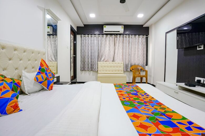 Hotel Fabexpress Rajmahal