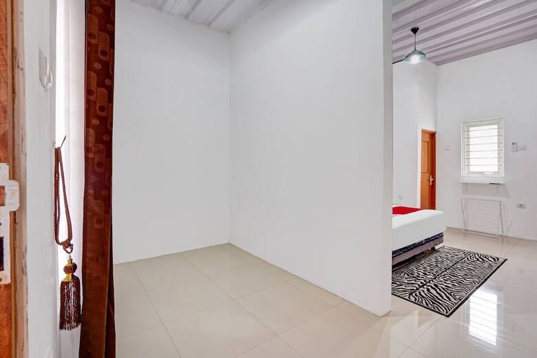 Oyo Life 90678 Omah Kulo Guest House