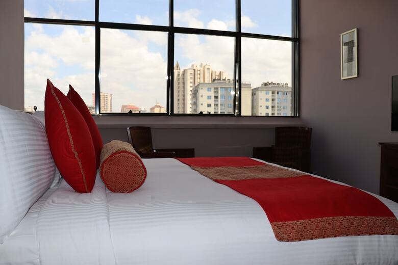 Hotel The Clan Suites